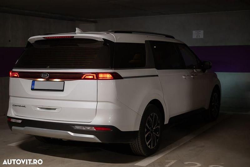 Second-hand Kia Carnival 200 CP (147 kW) 2020 Culoarealb Monovolum
