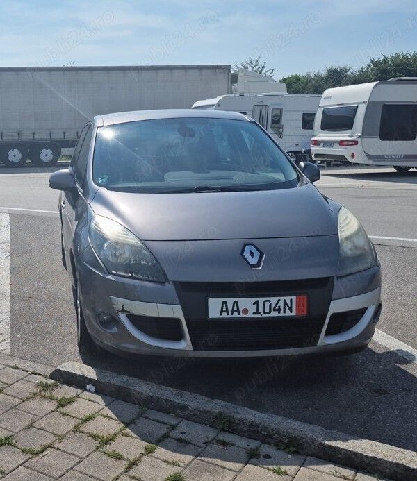 Gri Utilizat 2011 Renault Scénic III Dynamique Monovolum | 6.490 EUR (Scump) - Imagine 1/4