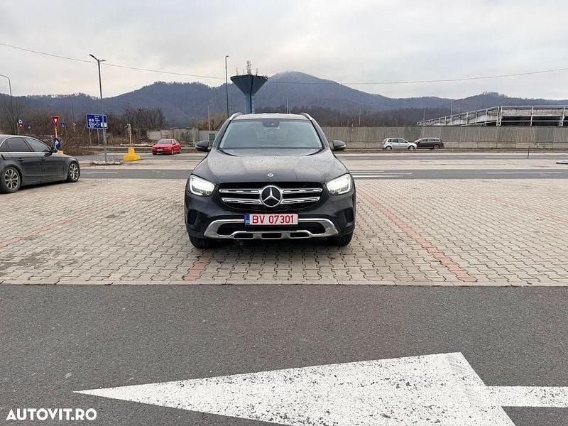Second-hand Mercedes GLC220 AMG line 194 CP (142 kW) 2020 Culoarenegru SUV