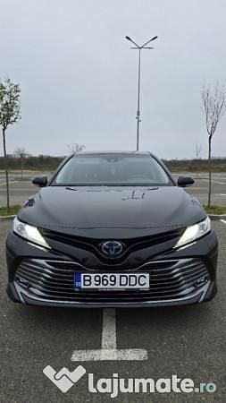 Second-hand Toyota Camry 218 CP (160 kW) 2020 Negru Berlinǎ