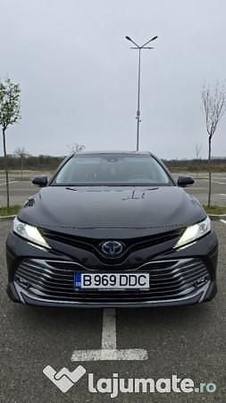 Negru Utilizat 2020 Toyota Camry Berlinǎ | 29.000 EUR - Imagine 1/4