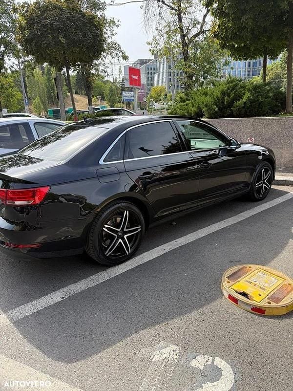 Culoarenegru Utilizat 2016 Audi A4 Berlinǎ | 14.300 EUR (Preț OK) - Imagine 1/4