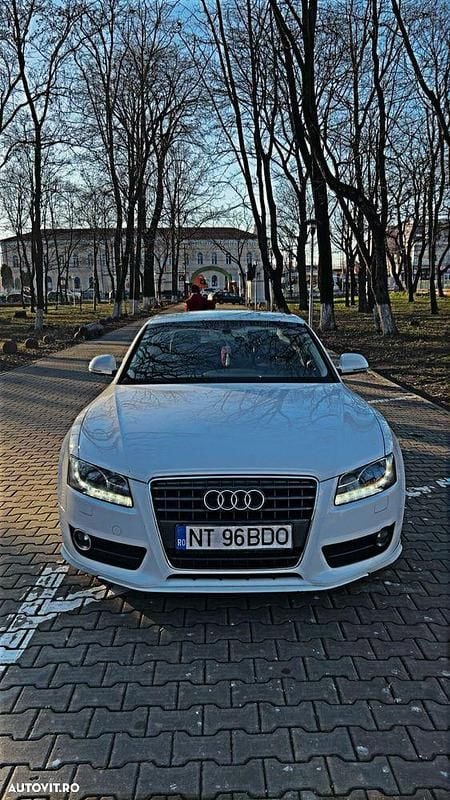 Culoarealb Utilizat 2009 Audi A5 S-Line Coupe | 6.500 EUR (Preț bun) - Imagine 1/4