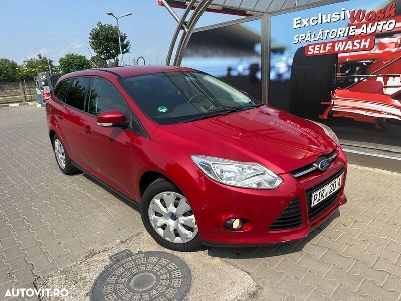 Rosu Utilizat 2013 Ford Focus SYNC Edition Break | 4.000 EUR - Imagine 1/4