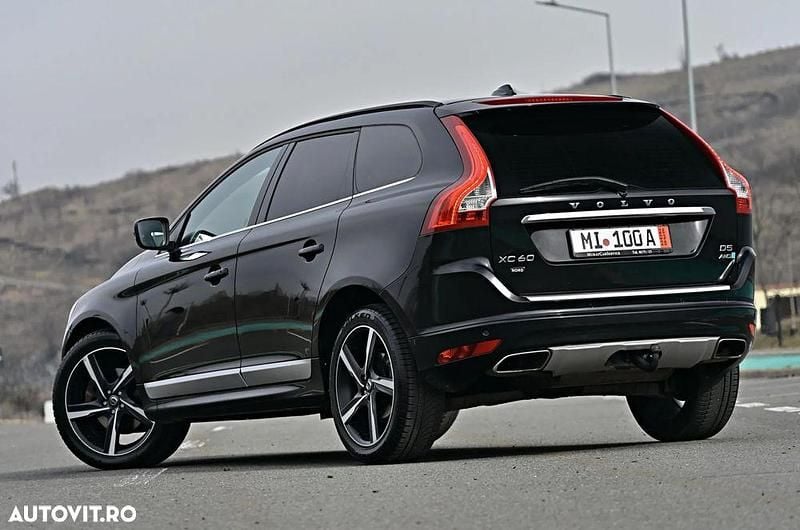 Second-hand Volvo XC60 Summum 215 CP (158 kW) 2015 Culoarenegru SUV