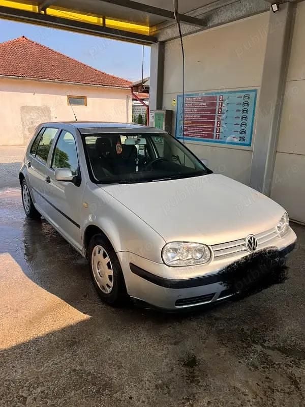 Utilizat 2000 VW Golf IV Berlinǎ | 700 EUR (Preț bun) - Imagine 1/4