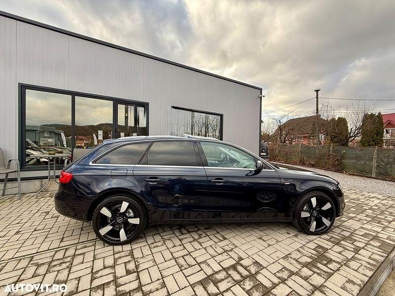 Second-hand Audi A4 S-Line 150 CP (110 kW) 2015 Culoarealbastru Break