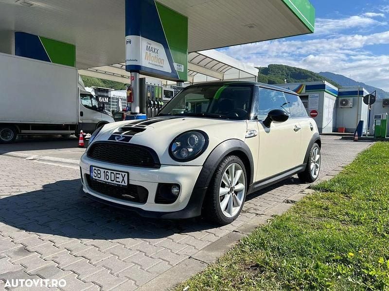 Culoarealte culori Second-hand 2011 Mini Cooper Hatchback | 11.500 EUR - Imagine 1/4