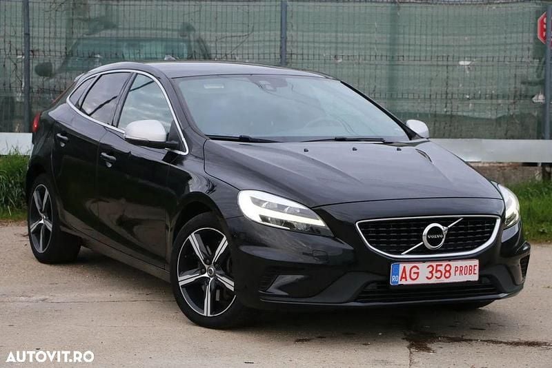Culoarenegru Utilizat 2018 Volvo V40 R-Design Hatchback | 9.850 EUR (Preț OK) - Imagine 1/4