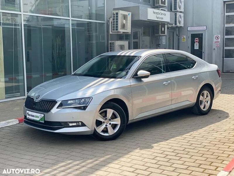Argint Utilizat 2018 Skoda Superb Ambition Hatchback | 16.700 EUR (Preț OK) - Imagine 1/4