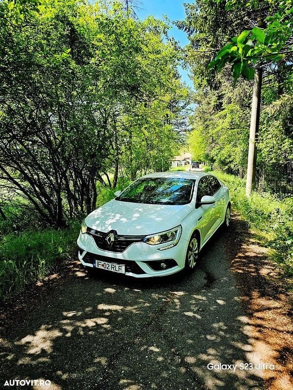 Culoarealb Utilizat 2017 Renault Mégane IV Berlinǎ | 8.999 EUR (Preț bun) - Imagine 1/4
