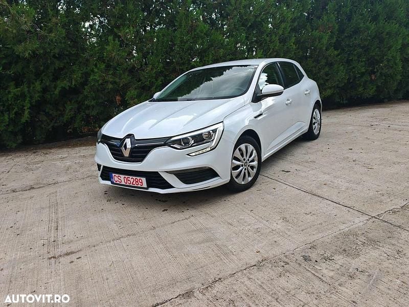 Culoarealb Utilizat 2017 Renault Mégane IV Experience Hatchback | 6.400 EUR (Super Preț) - Imagine 1/4
