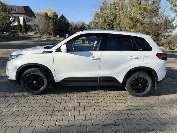 Alb Utilizat 2019 Suzuki Vitara SUV | 16.000 EUR - Imagine 1/4