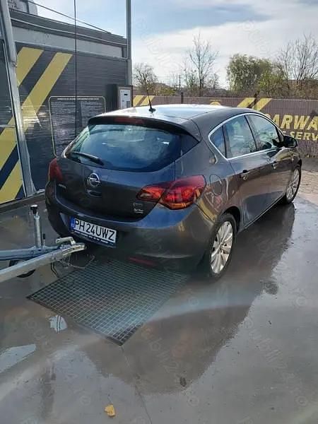 Utilizat 2012 Opel Astra Hatchback | 3.500 EUR (Preț OK) - Imagine 1/4
