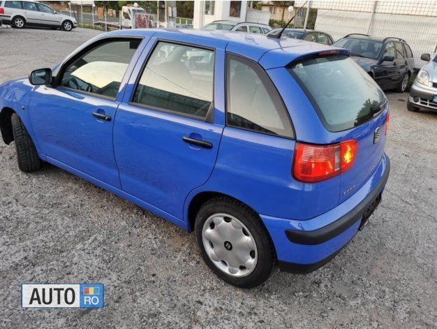 Second-hand Seat Ibiza 90 CP (66 kW) 2002 Albastru marin Berlinǎ