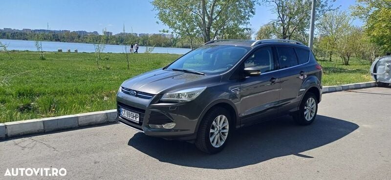 Gri Utilizat 2016 Ford Kuga Titanium SUV | 9.999 EUR (Preț bun) - Imagine 1/4