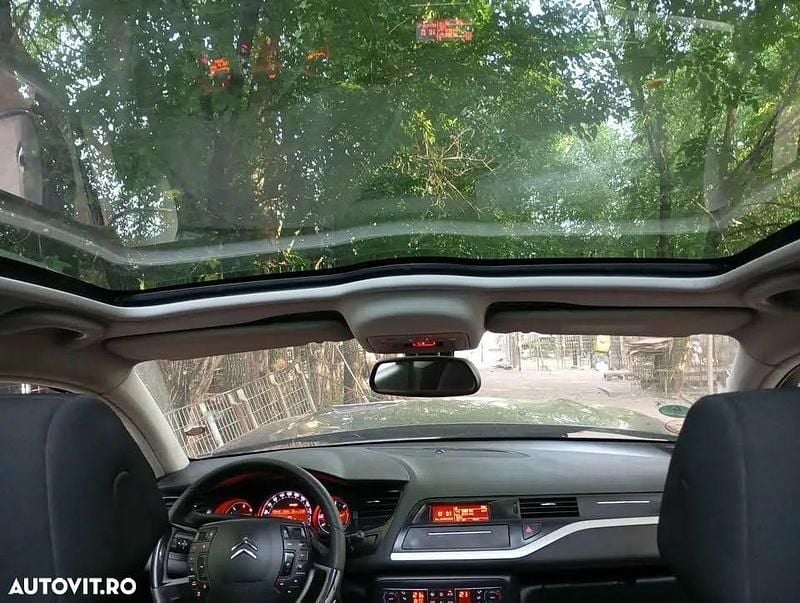 Culoarenegru Utilizat 2011 Citroën C5 Break | 3.150 EUR (Super Preț) - Imagine 1/4