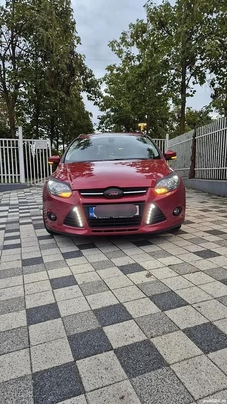 Roșu Utilizat 2013 Ford Focus Break | 5.400 EUR (Preț bun) - Imagine 1/4