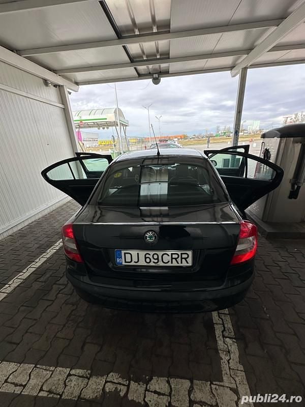 Negru Utilizat 2011 Skoda Octavia Berlinǎ | 1.000 EUR - Imagine 1/4