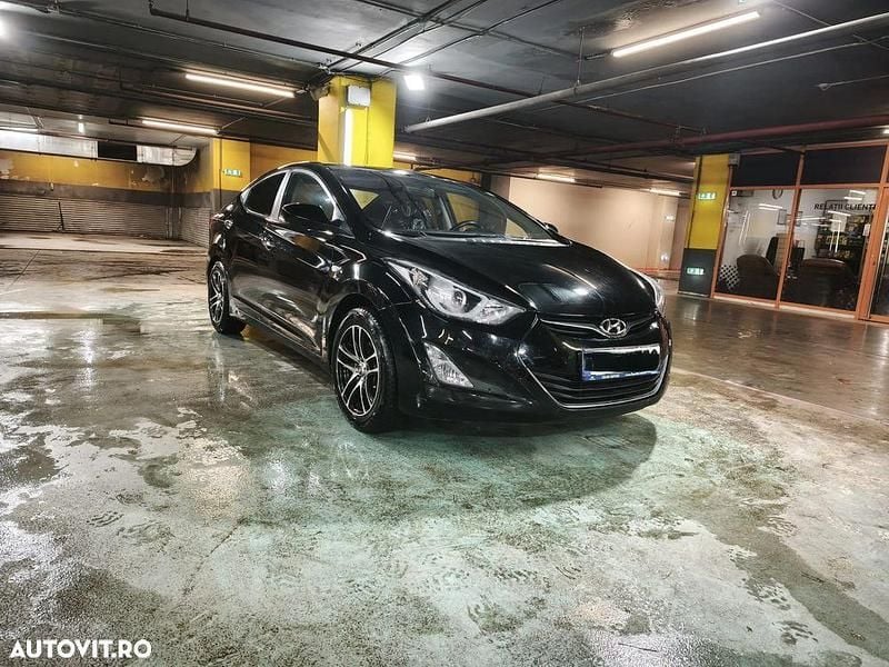 Second-hand Hyundai Elantra 132 CP (97 kW) 2015 Culoarenegru Berlinǎ