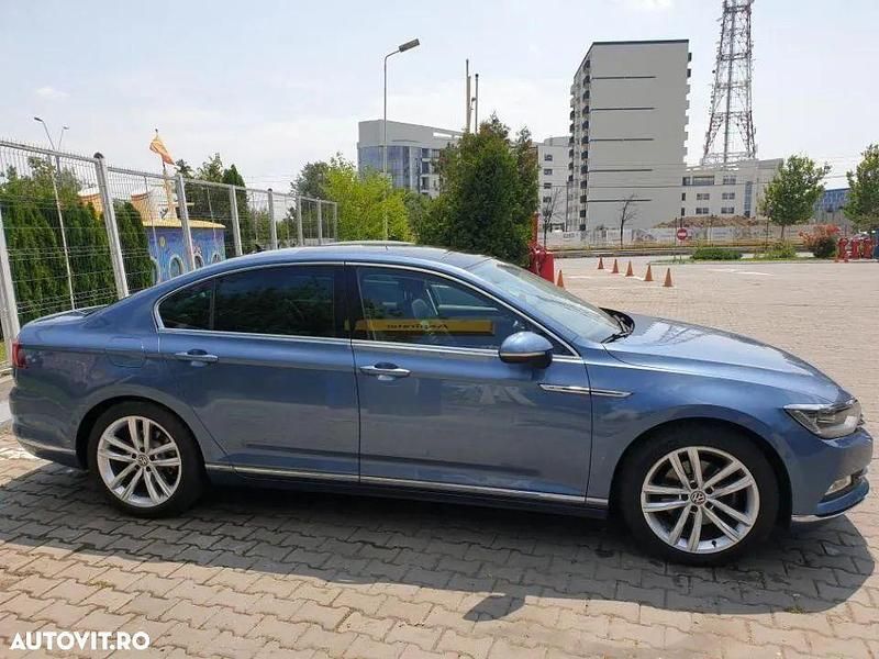 Culoarealbastru Utilizat 2015 VW Passat Hatchback | 12.990 EUR - Imagine 1/4