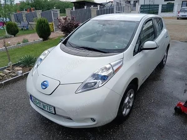 Second-hand Nissan Leaf 88 kW (120 CP) 2014 Hatchback