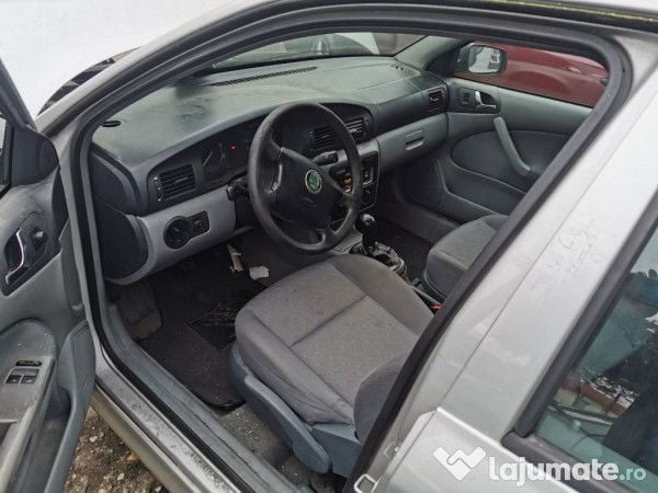 Second-hand Skoda Octavia 75 CP (55 kW) 2004 Argintiu metalizat Berlinǎ