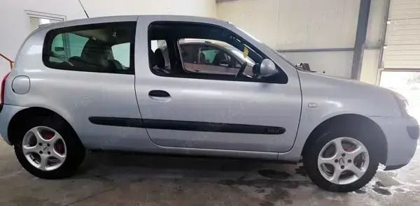 Utilizat 2004 Renault Clio II Break | 2.100 EUR (Preț OK) - Imagine 1/4