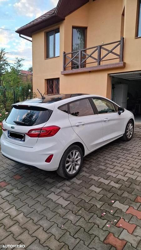 Second-hand Ford Fiesta 140 CP (102 kW) 2018 Culoarealb Hatchback