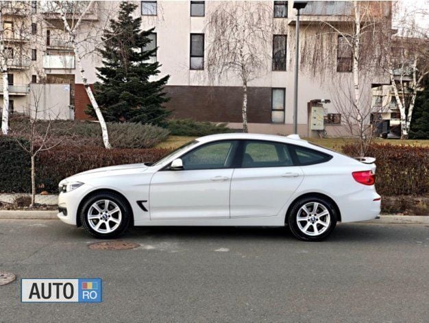 Second-hand BMW 320 Sport Line 150 CP (110 kW) 2018 Alb Berlinǎ
