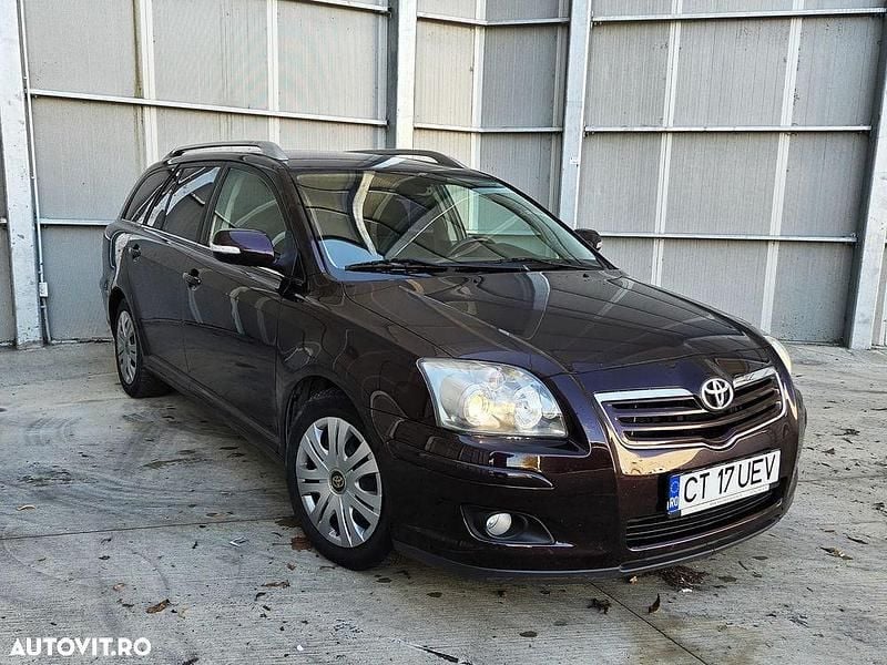 Culoarerosu Utilizat 2007 Toyota Avensis Business Edition Break | 2.450 EUR (Preț OK) - Imagine 1/4