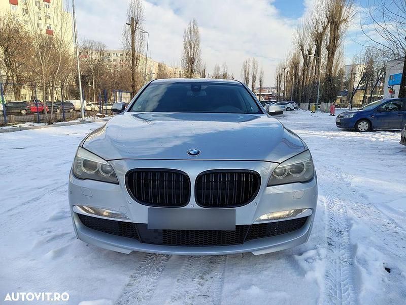 Culoareargint Utilizat 2013 BMW 740 Exclusive Berlinǎ | 10.900 EUR (Super Preț) - Imagine 1/4