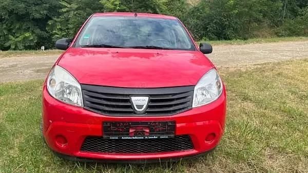 Second-hand Dacia Sandero 75 CP (55 kW) 2010 Rosu Hatchback