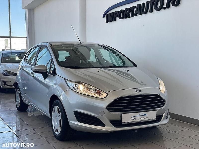 Argint Utilizat 2015 Ford Fiesta Champions Edition Hatchback | 4.490 EUR (Preț OK) - Imagine 1/4