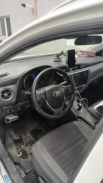 Second-hand Toyota Auris Hybrid 130 CP (95 kW) 2018 Break