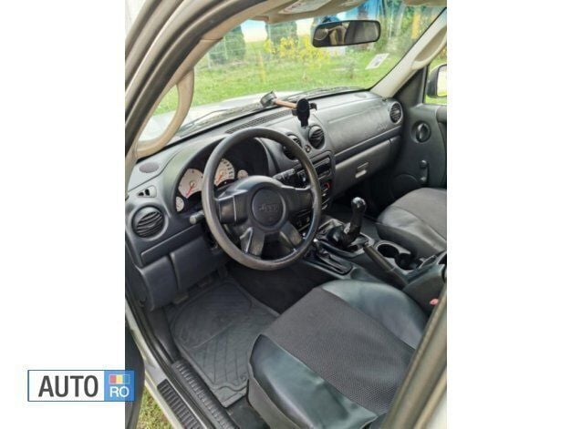 Second-hand Jeep Cherokee 143 CP (105 kW) 2001 Gri SUV