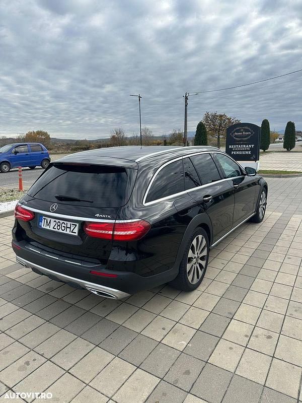 Second-hand Mercedes E220 All-Terrain Exclusive 194 CP (142 kW) 2018 Culoarenegru Break
