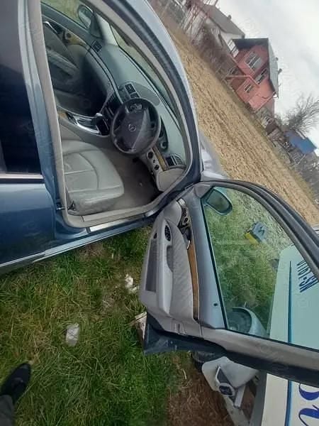 Utilizat 2004 Mercedes 320 Berlinǎ | 1.500 EUR - Imagine 1/4