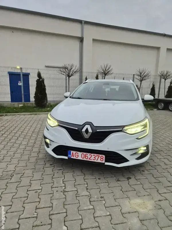 Utilizat 2022 Renault Mégane IV Break | 11.000 EUR (Preț bun) - Imagine 1/4