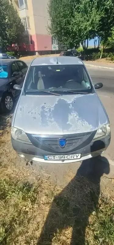 Utilizat 2005 Dacia Logan Berlinǎ | 1.000 EUR (Super Preț) - Imagine 1/4