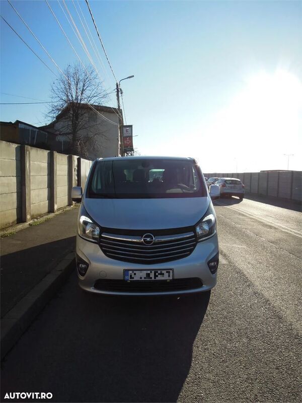 Argint Utilizat 2018 Opel Vivaro Van | 18.500 EUR - Imagine 1/4