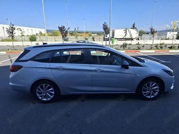 Utilizat 2021 Opel Astra Hatchback | 8.000 EUR (Super Preț) - Imagine 1/4