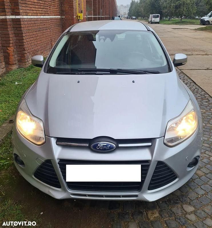 Culoareargint Utilizat 2013 Ford Focus Active Break | 5.700 EUR (Preț OK) - Imagine 1/4