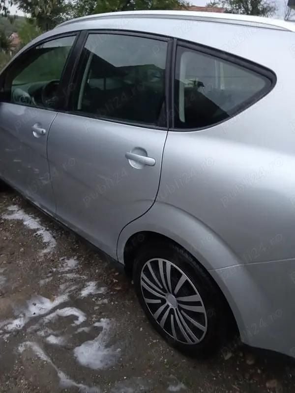 Utilizat 2010 Seat Altea XL Monovolum | 4.100 EUR (Preț OK) - Imagine 1/4