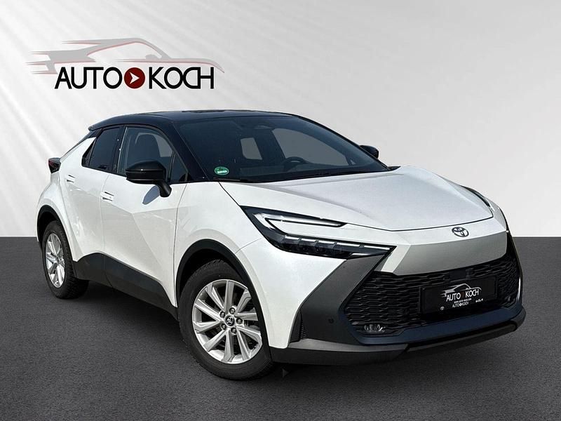 Utilizat 2024 Toyota C-HR Team SUV | 37.098 EUR - Imagine 1/1
