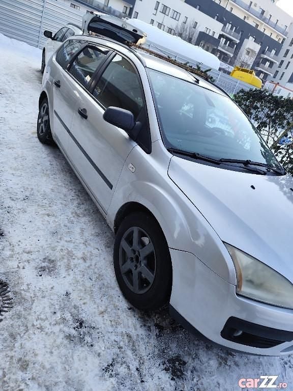 Gri Utilizat 2006 Ford Focus Break | 1.500 EUR (Preț OK) - Imagine 1/4