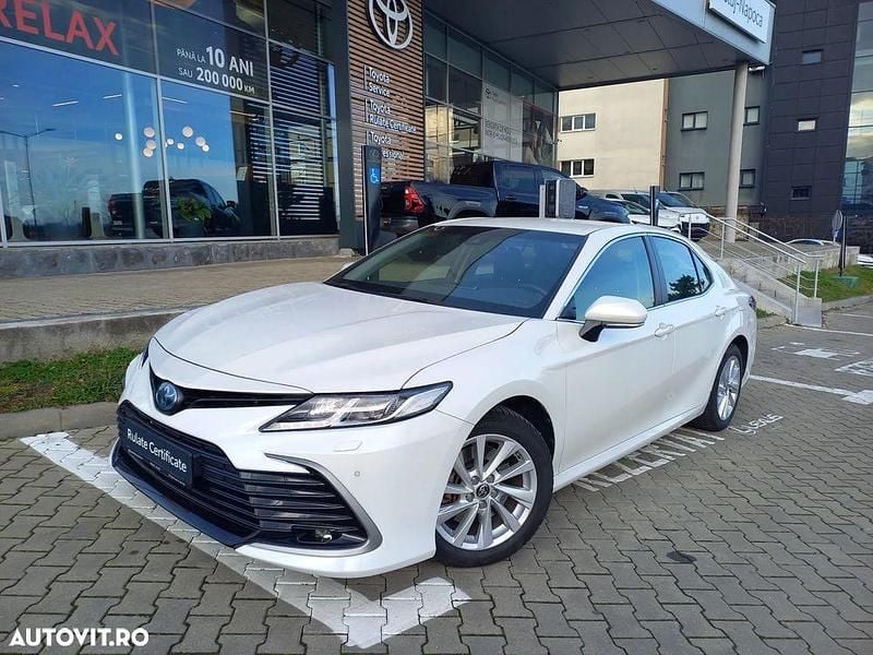 Second-hand Toyota Camry Business Edition 218 CP (160 kW) 2022 Culoarealb Berlinǎ