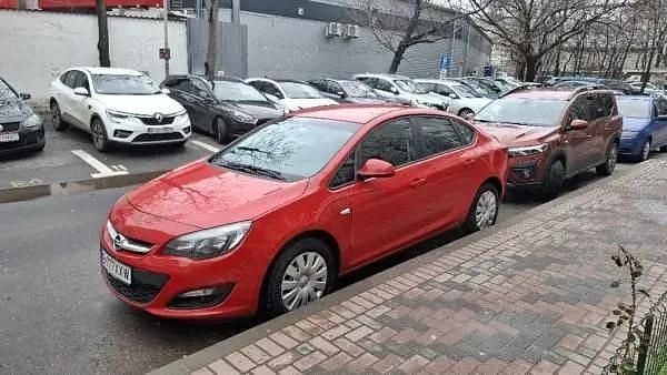 Second-hand Opel Astra 116 CP (85 kW) 2014 Rosu Berlinǎ