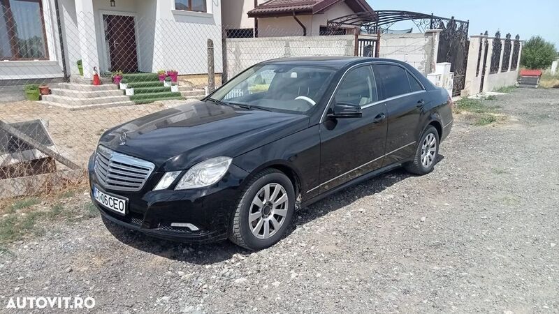Negru Utilizat 2009 Mercedes E220 Berlinǎ | 5.500 EUR - Imagine 1/4
