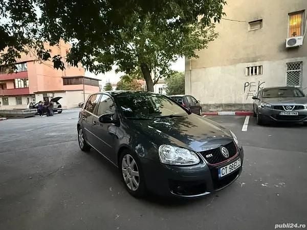 Utilizat 2006 VW Golf V Hatchback | 2.150 EUR (Preț bun) - Imagine 1/4